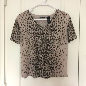 3/$10 Beliza Cheetah Print V-Neck Crop Top Large L